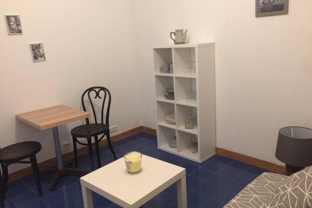 Studio T1 Cv - Calme Avec Cour Montpellier Buitenkant foto